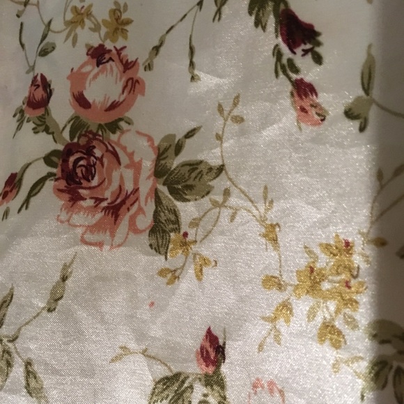 Romy-Flirty Shimmery Feminine & Hot - Picture 7 of 13